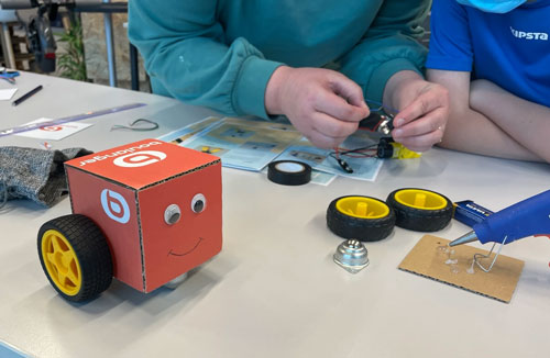 Atelier PlayfulKit chez Boulanger - Découverte de la robotique DIY